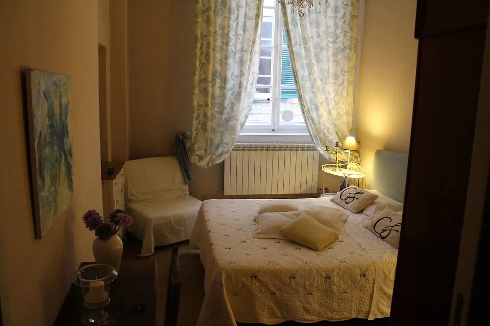 ** Guest house Residenza Centro Storico Hotel Lucca Italy